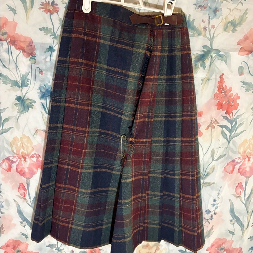 Vintage Plaid Pleated Skirt/ Kilt - Picture 2 of 9